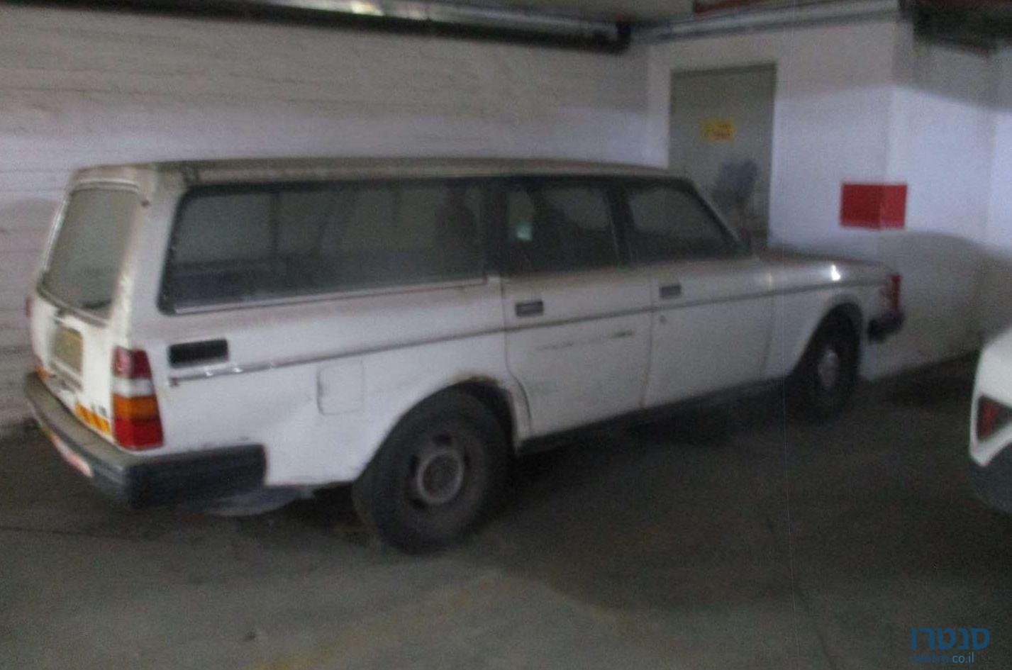 1983' Volvo 245 וולוו photo #3