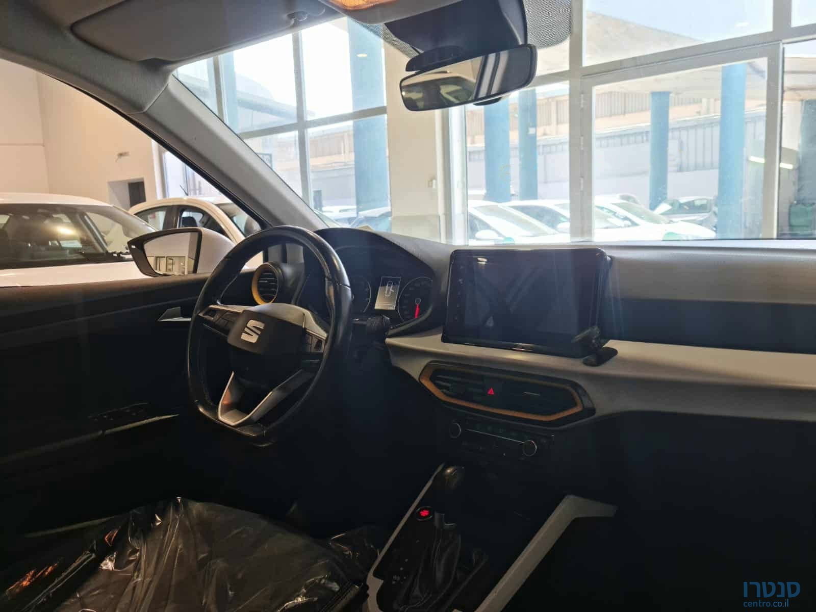 2022' SEAT Arona photo #5