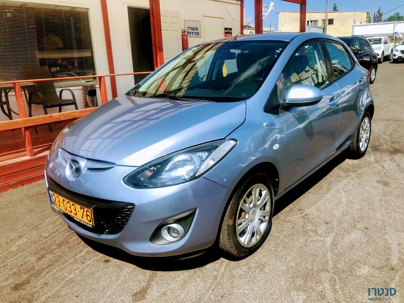 2013' Mazda 2 photo #1