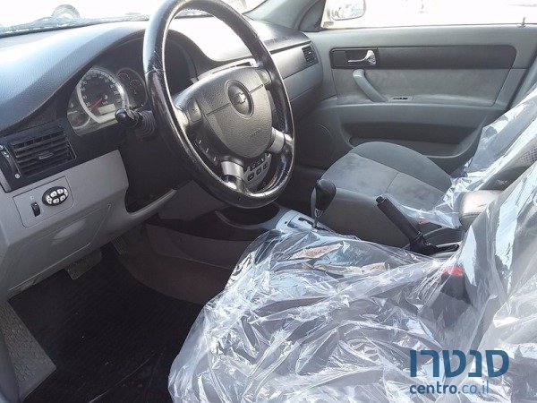 2006' Chevrolet Optra photo #2