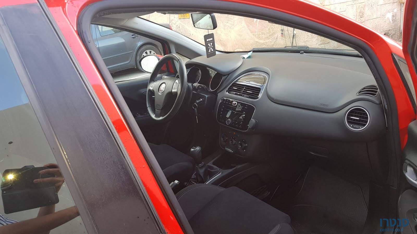 2013' Fiat Punto Lounge photo #4