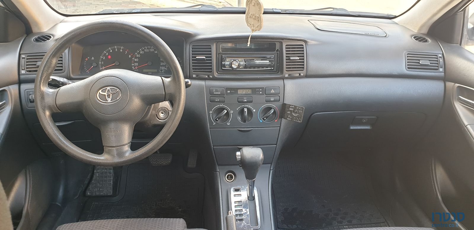 2007' Toyota Corolla photo #2