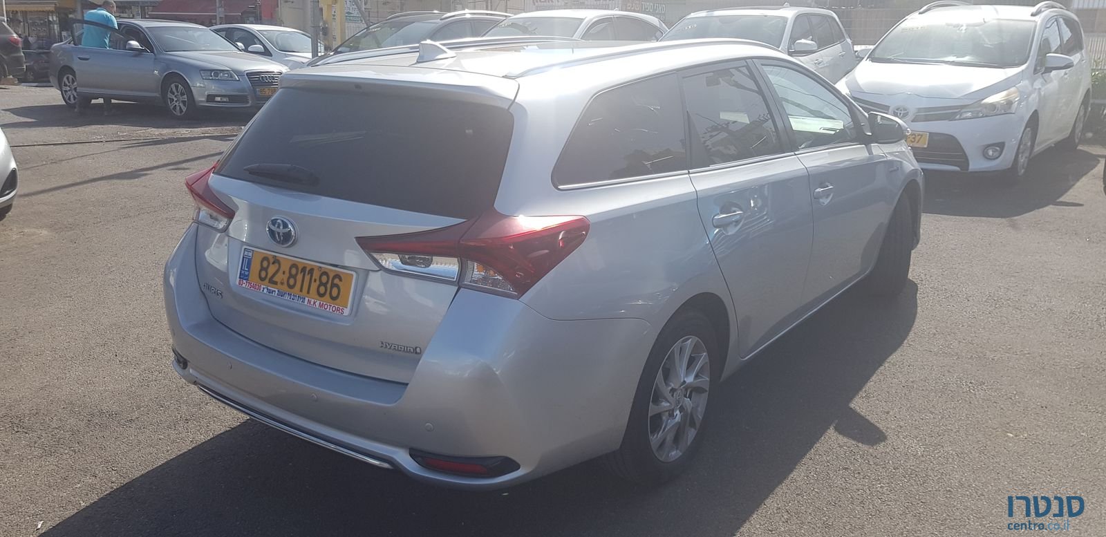 2017' Toyota Auris photo #2