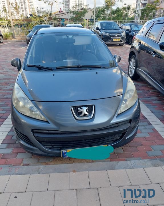 2010' Peugeot 207 פיג'ו photo #1