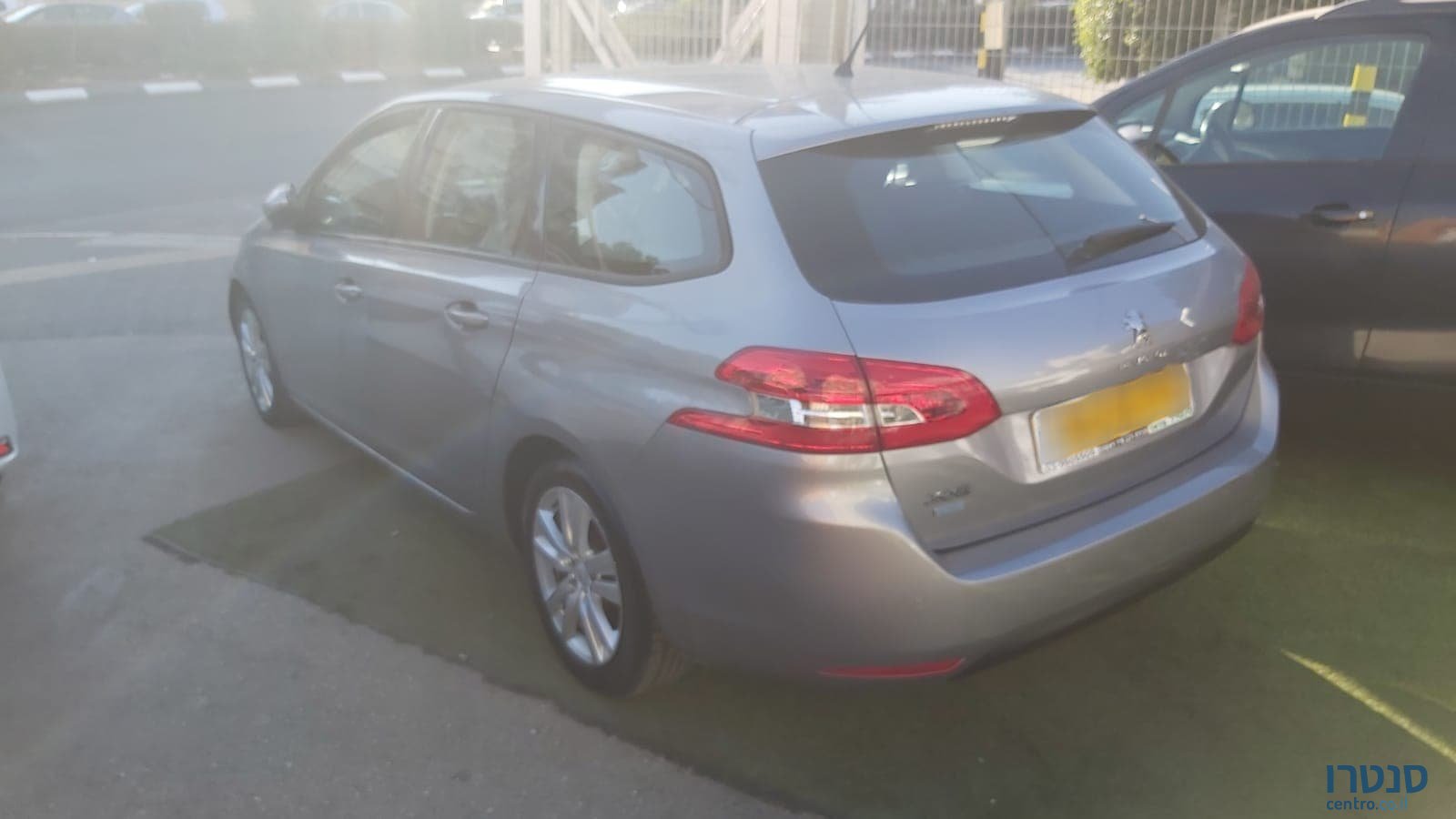 2015' Peugeot 308 photo #2