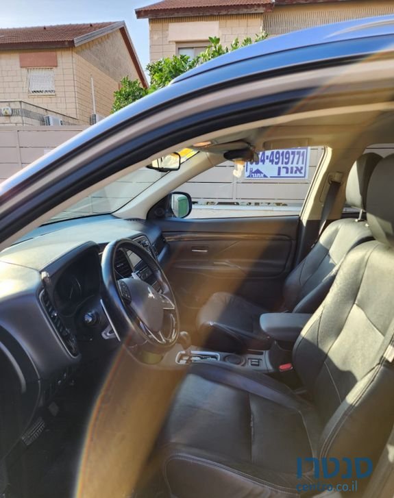 2017' Mitsubishi Outlander מיצובישי אאוטלנדר photo #4