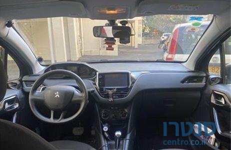 2015' Peugeot 208 פיג'ו photo #2