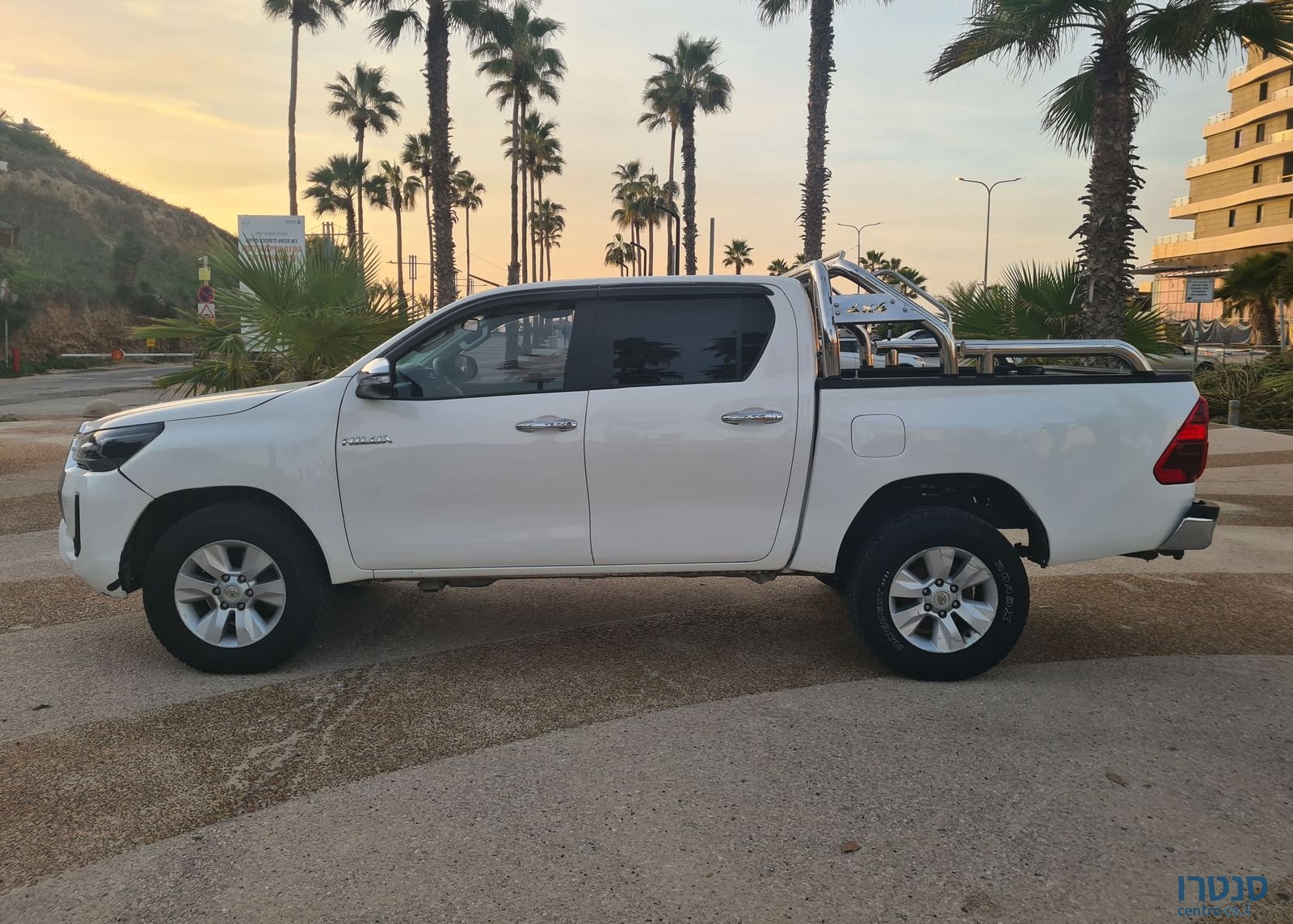 2017' Toyota Hilux טויוטה היילקס photo #2