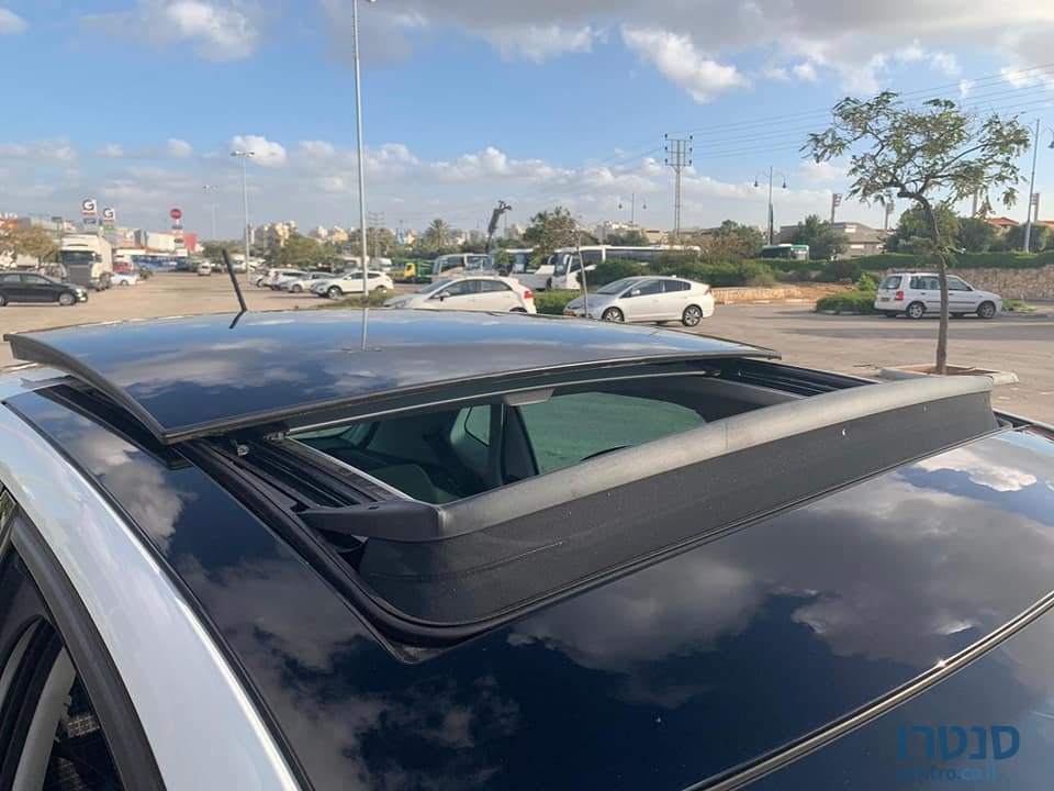 2016' Volkswagen Polo photo #3