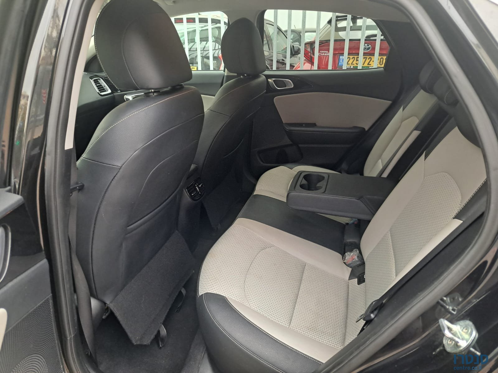 2021' Kia XCeed photo #3