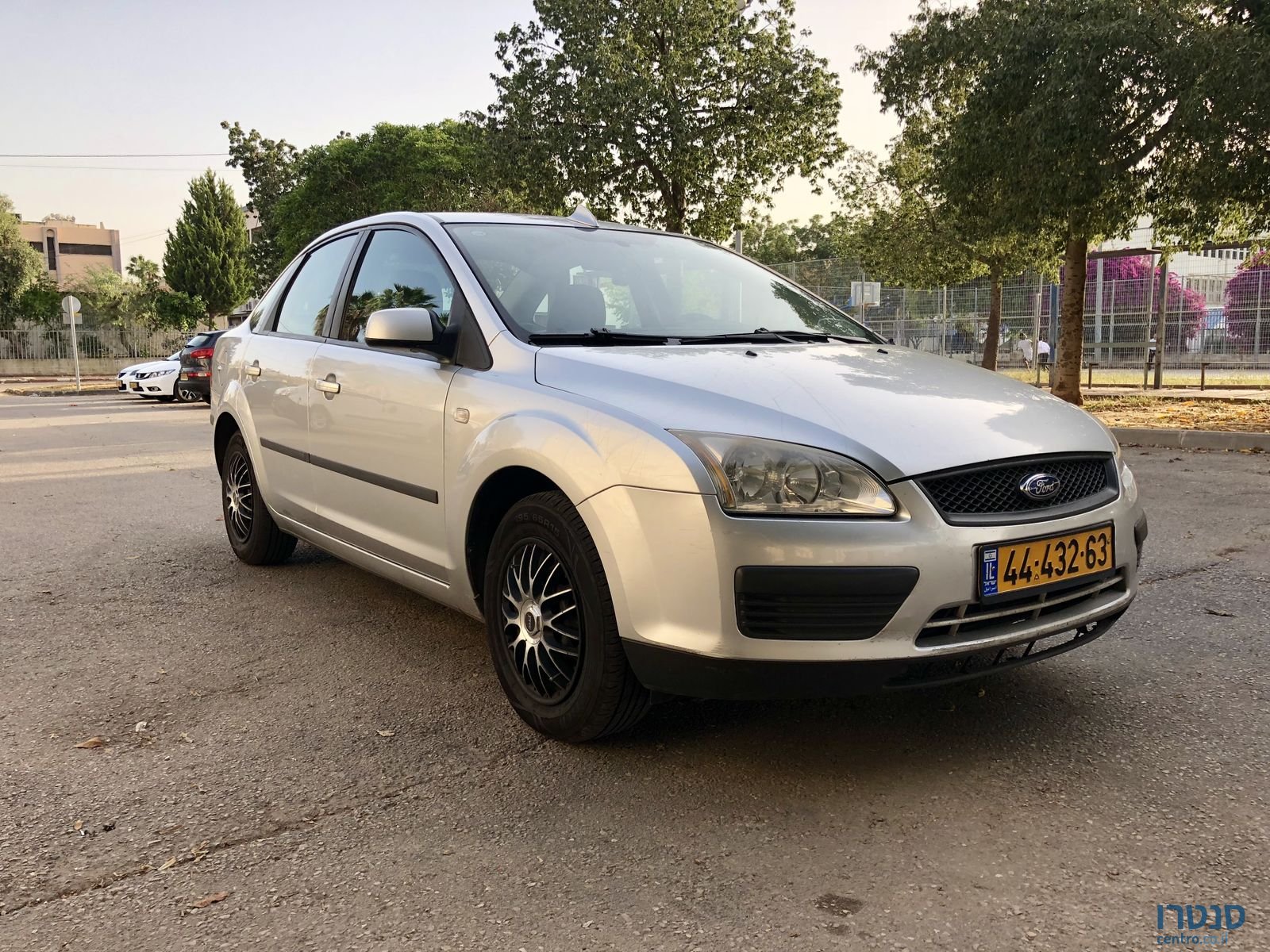 2008' Ford Focus photo #2