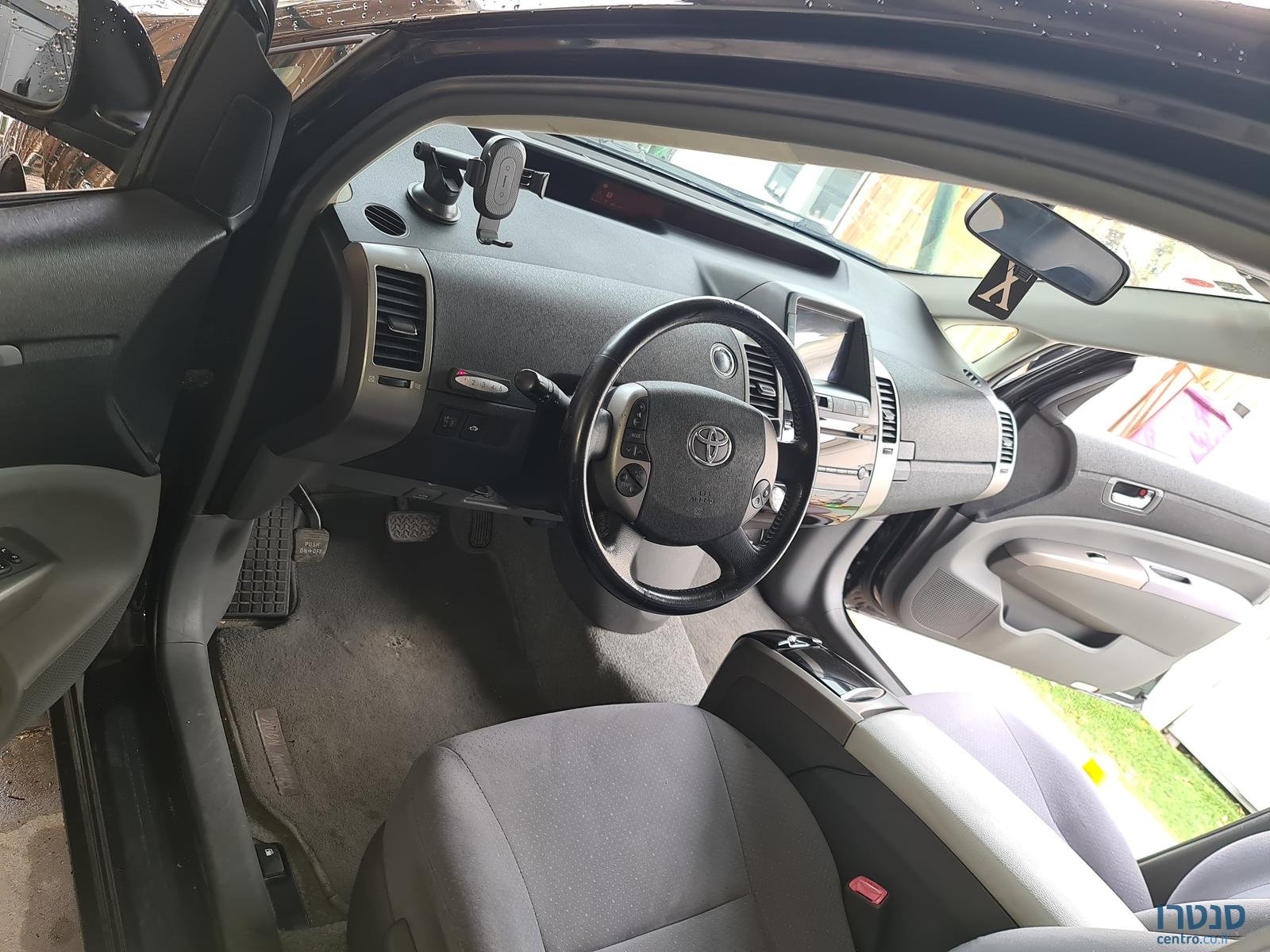 2009' Toyota Prius Gli photo #5