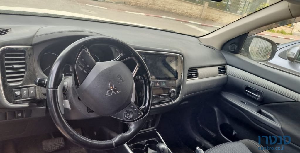 2017' Mitsubishi Outlander מיצובישי אאוטלנדר photo #3