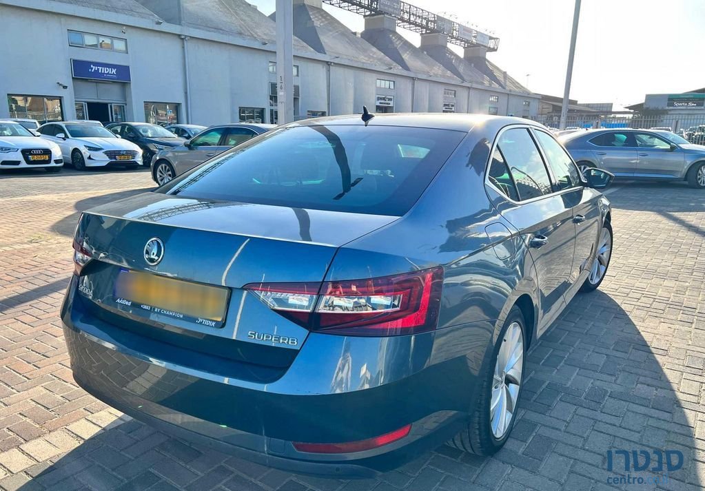 2018' Skoda Superb סקודה סופרב photo #3