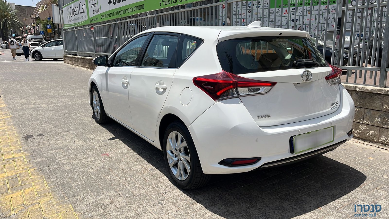 2017' Toyota Auris photo #5