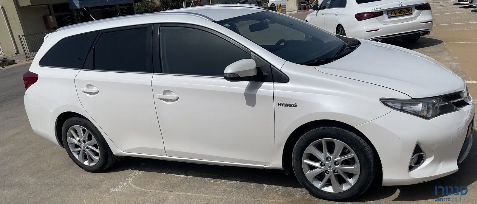 2015' Toyota Auris טויוטה אוריס photo #2