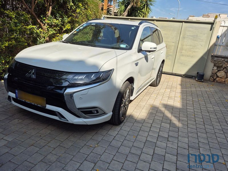 2020' Mitsubishi Outlander מיצובישי אאוטלנדר photo #1