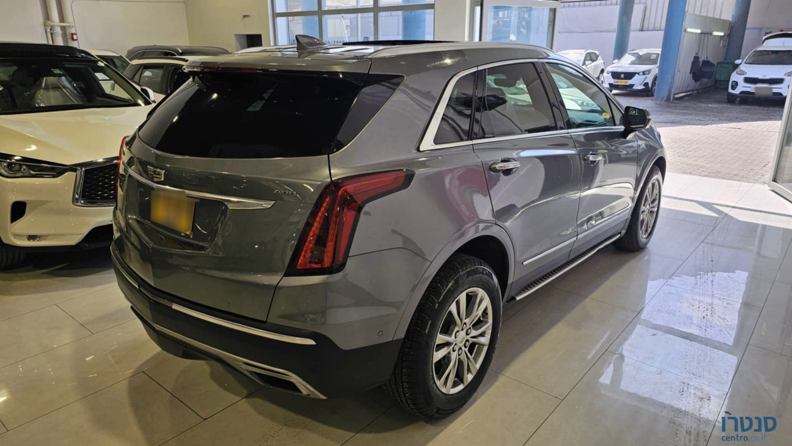 2020' Cadillac XT5 photo #3