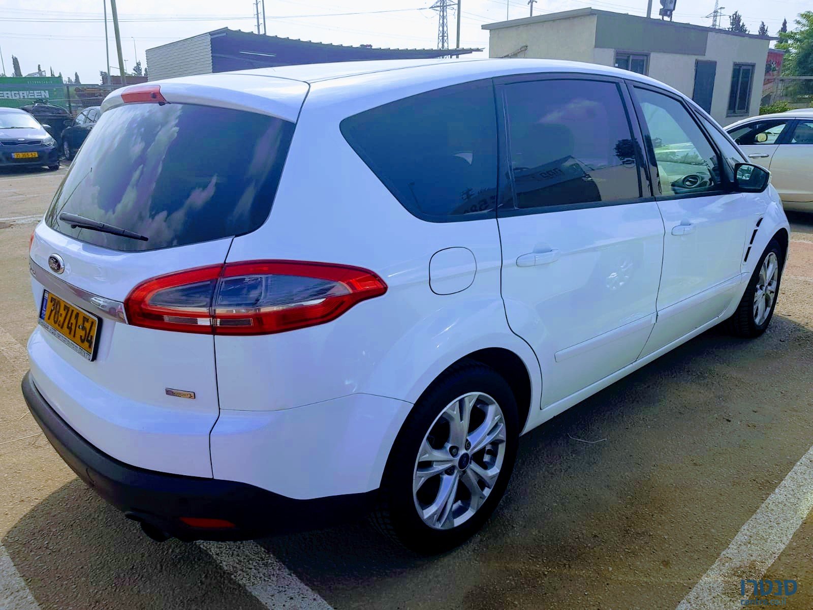 2013' Ford S-Max photo #2