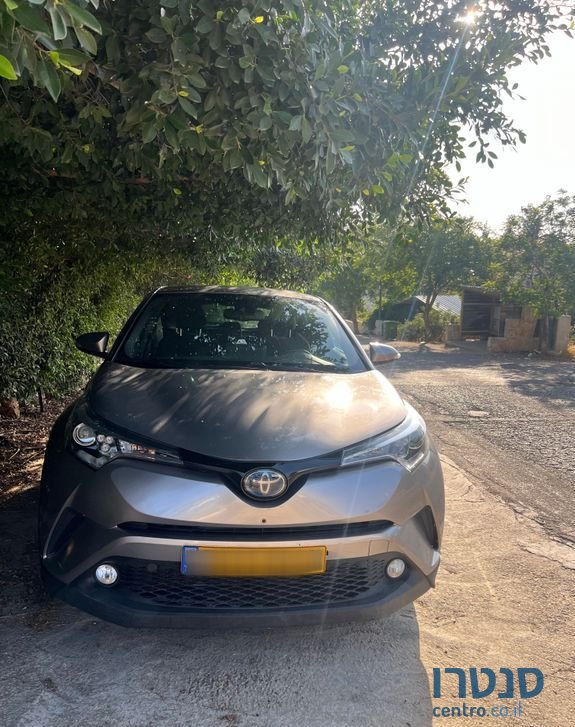 2019' Toyota C-HR טויוטה photo #4