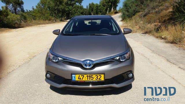 2017' Toyota Auris photo #4