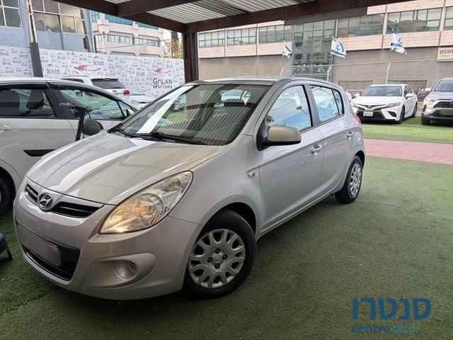 2012' Hyundai i20 יונדאי photo #2