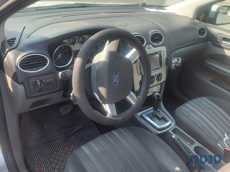 2010' Ford Focus mk2 trend Station photo #2