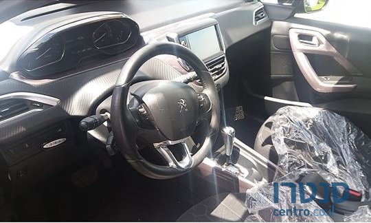 2014' Peugeot 2008 photo #3