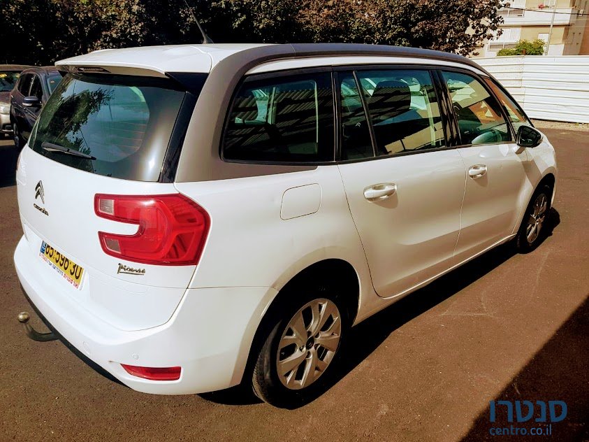 2015' Citroen C4 Picasso photo #2