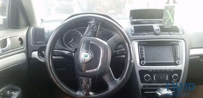 2012' Skoda Octavia photo #2