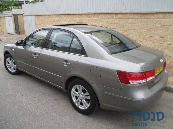 2008' Hyundai Sonata photo #3