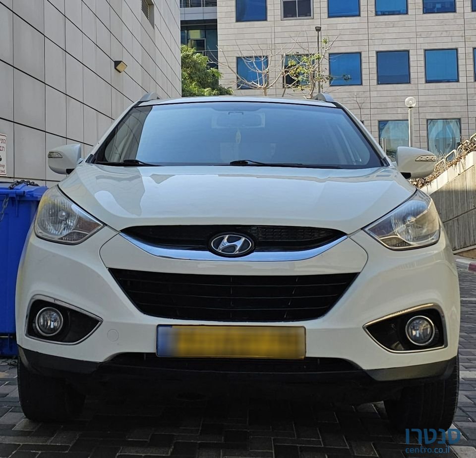 2012' Hyundai ix35 photo #1