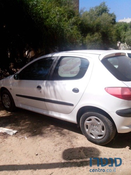 2000' Peugeot 206 photo #2