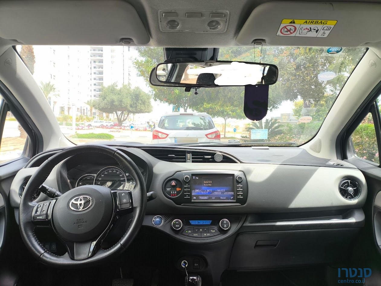2018' Toyota Yaris טויוטה יאריס photo #3
