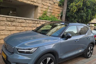 2022' Volvo XC40 וולוו