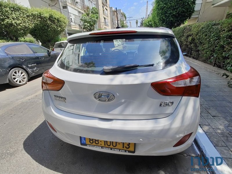 2012' Hyundai i30 יונדאי photo #6