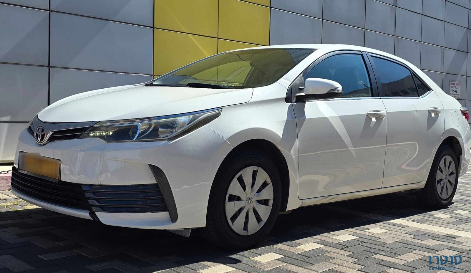 2015' Toyota Corolla photo #3