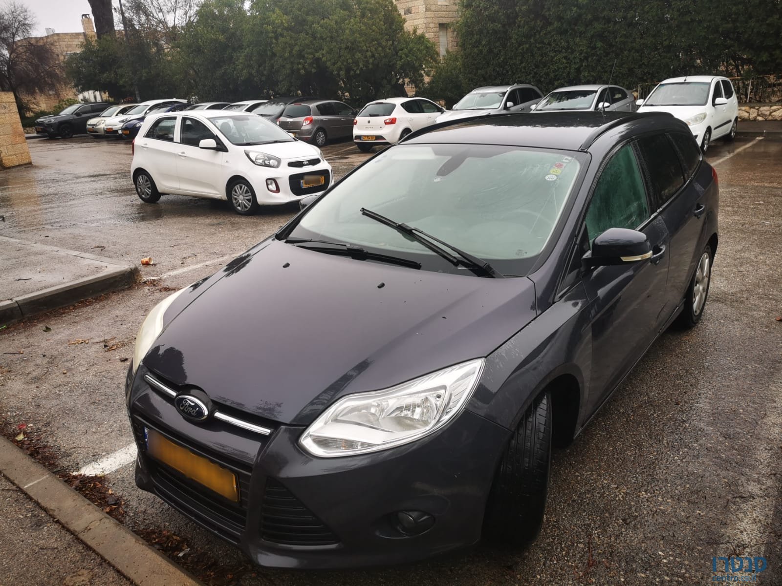 2013' Ford Focus Trend Station photo #2