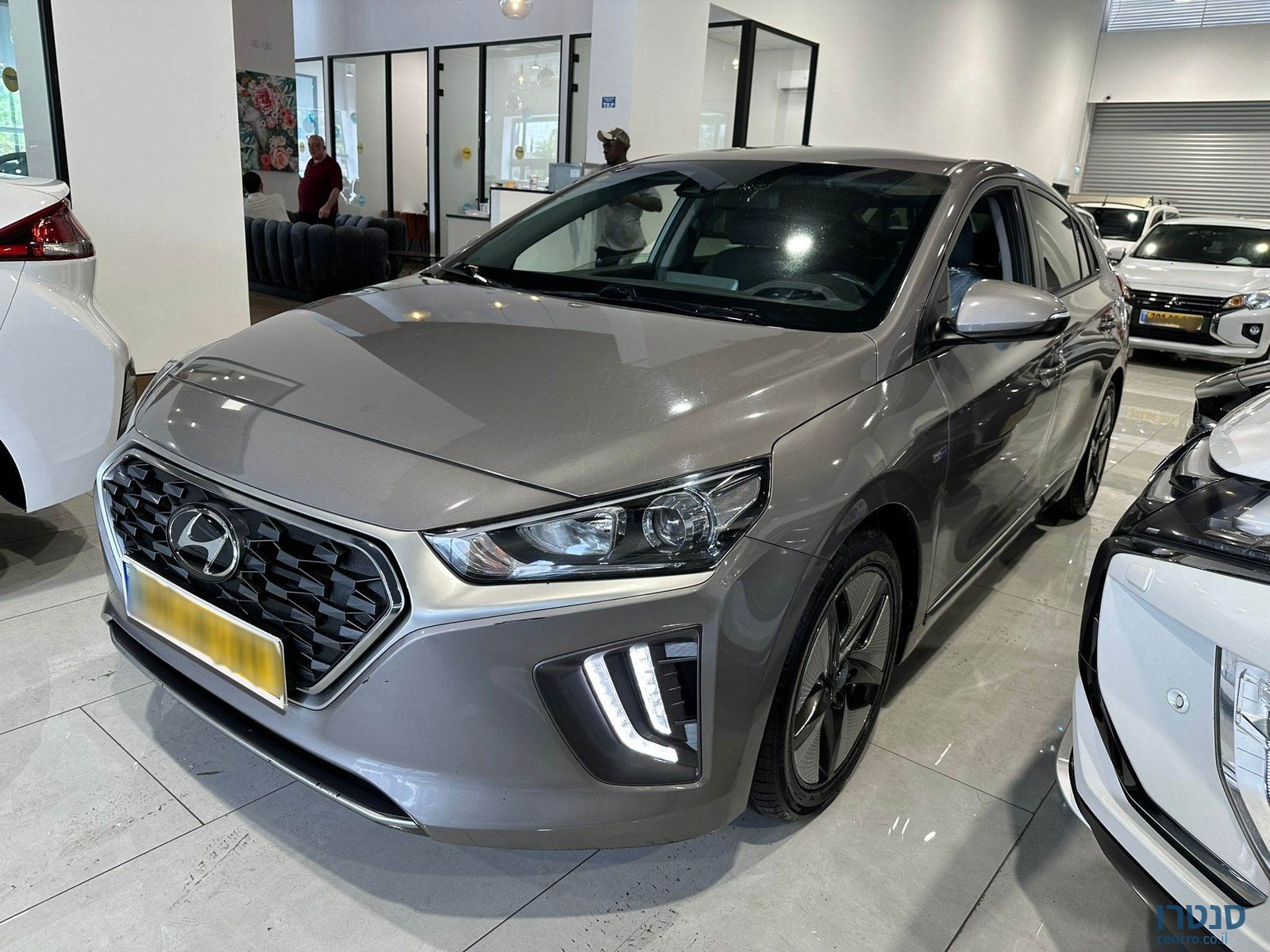 2019' Hyundai Ioniq photo #1