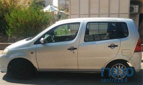 2003' Daihatsu YRV Cx 1300 photo #3