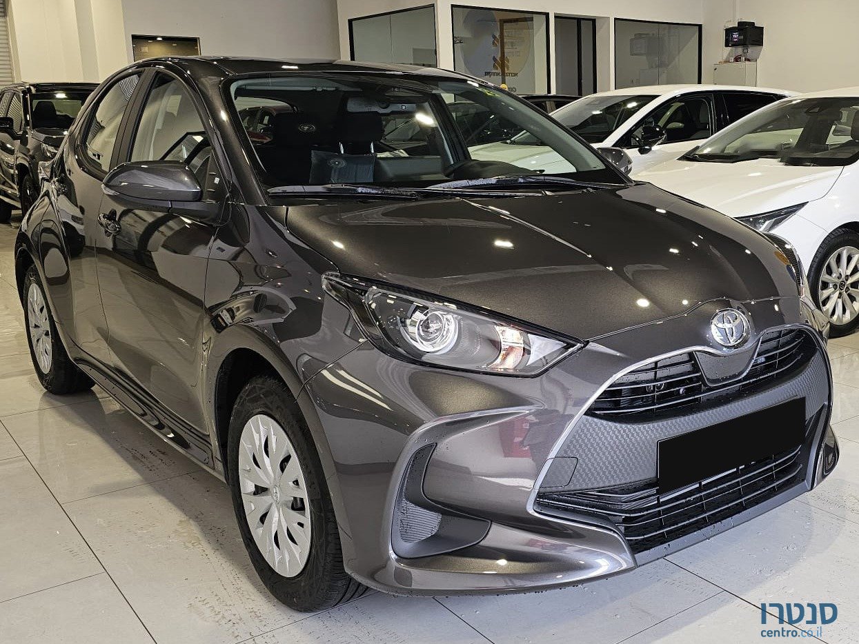 2025' Toyota Yaris photo #1