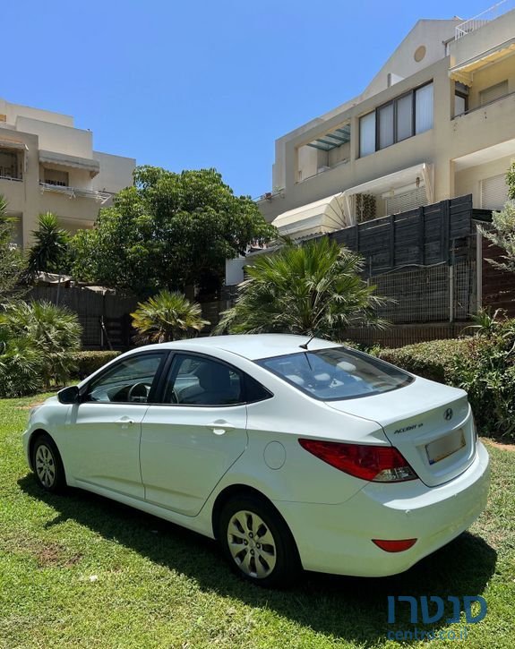 2015' Hyundai i25 יונדאי photo #3