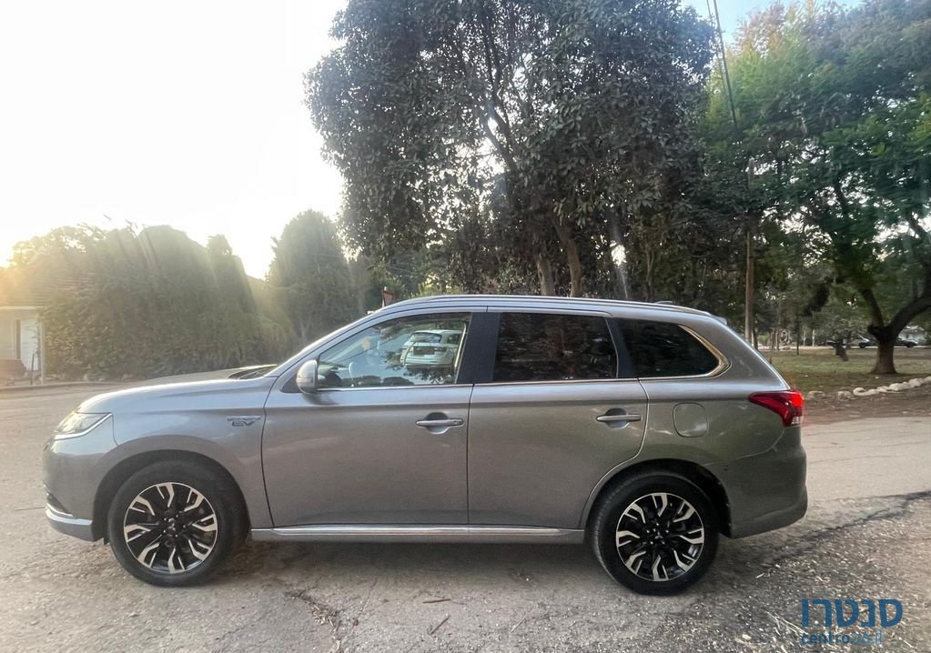2018' Mitsubishi Outlander מיצובישי אאוטלנדר photo #5