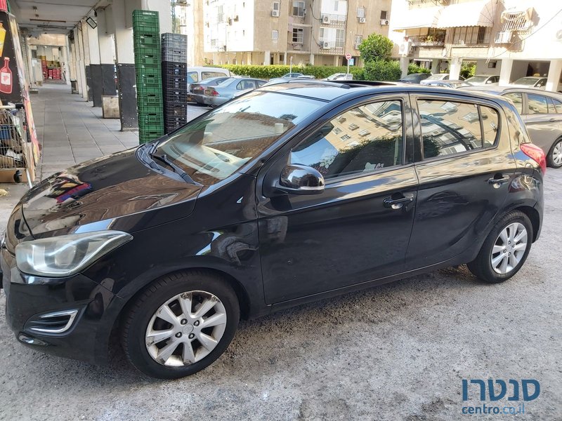 2013' Hyundai i20 יונדאי photo #3