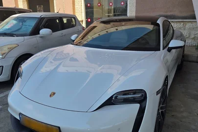2023' Porsche Taycan פורשה טייקן