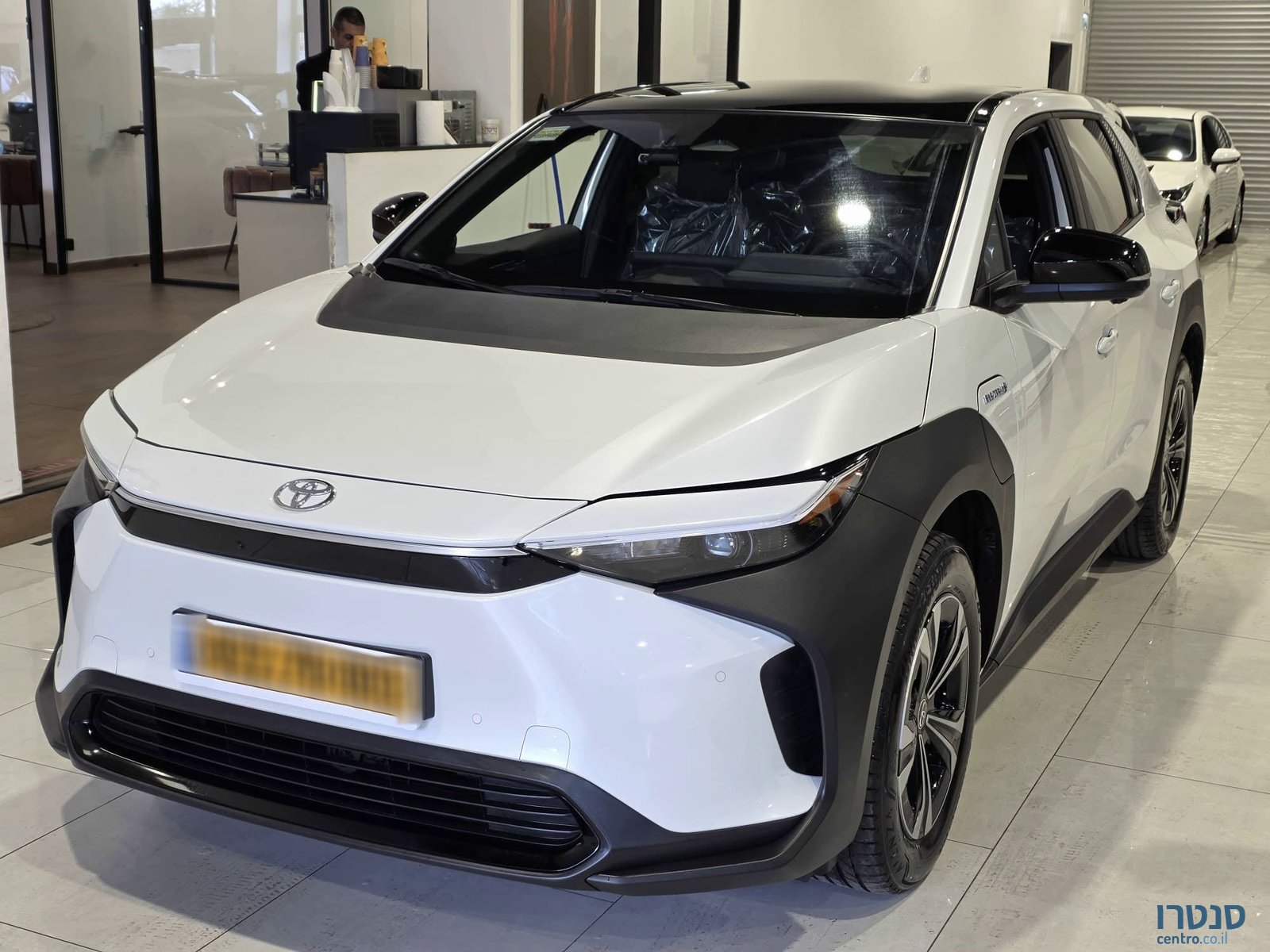 2024' Toyota bZ4X photo #1