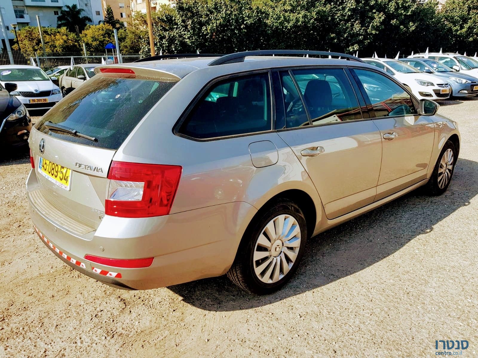 2015' Skoda Octavia photo #2