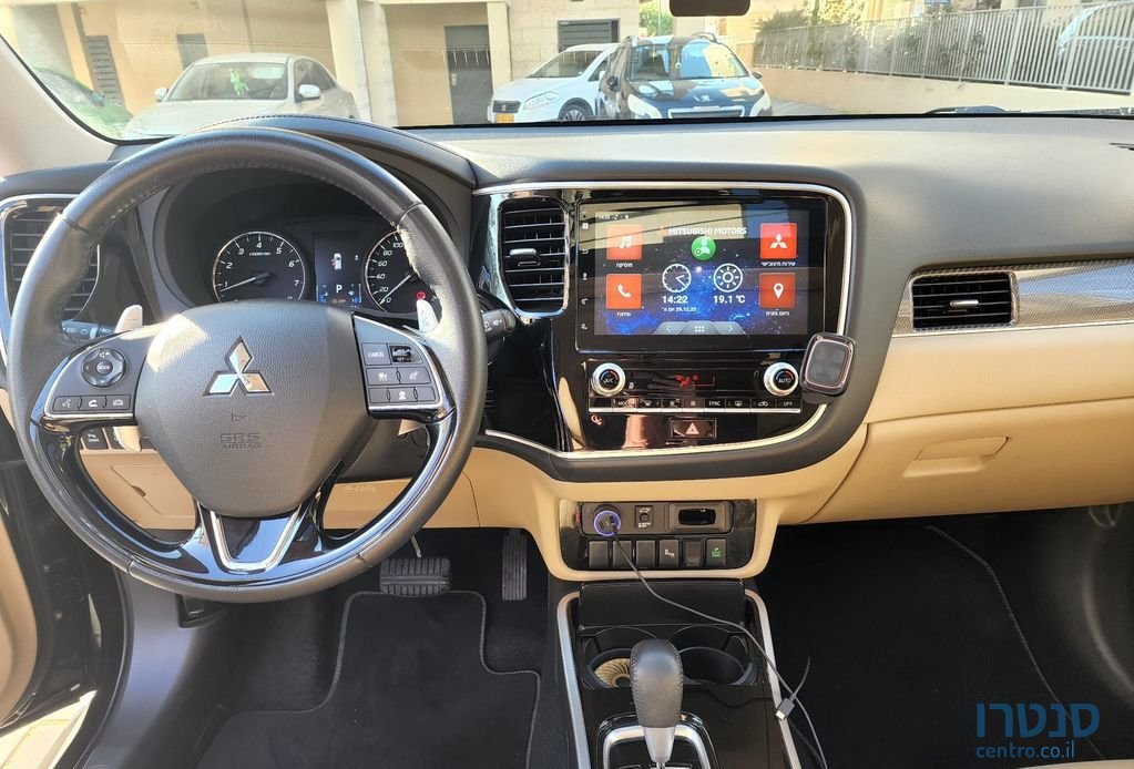 2020' Mitsubishi Outlander מיצובישי אאוטלנדר photo #2