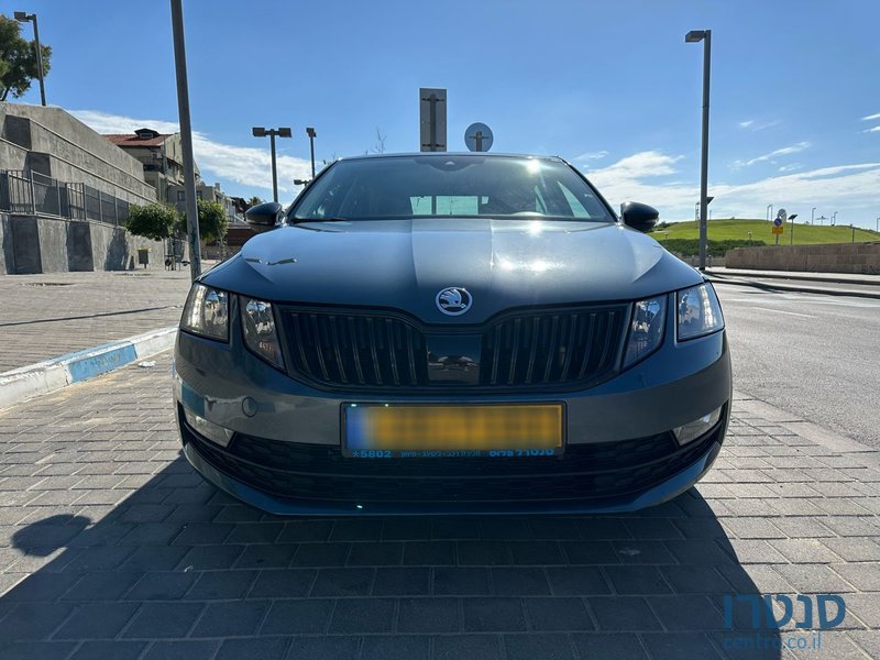 2020' Skoda Octavia 988 photo #5