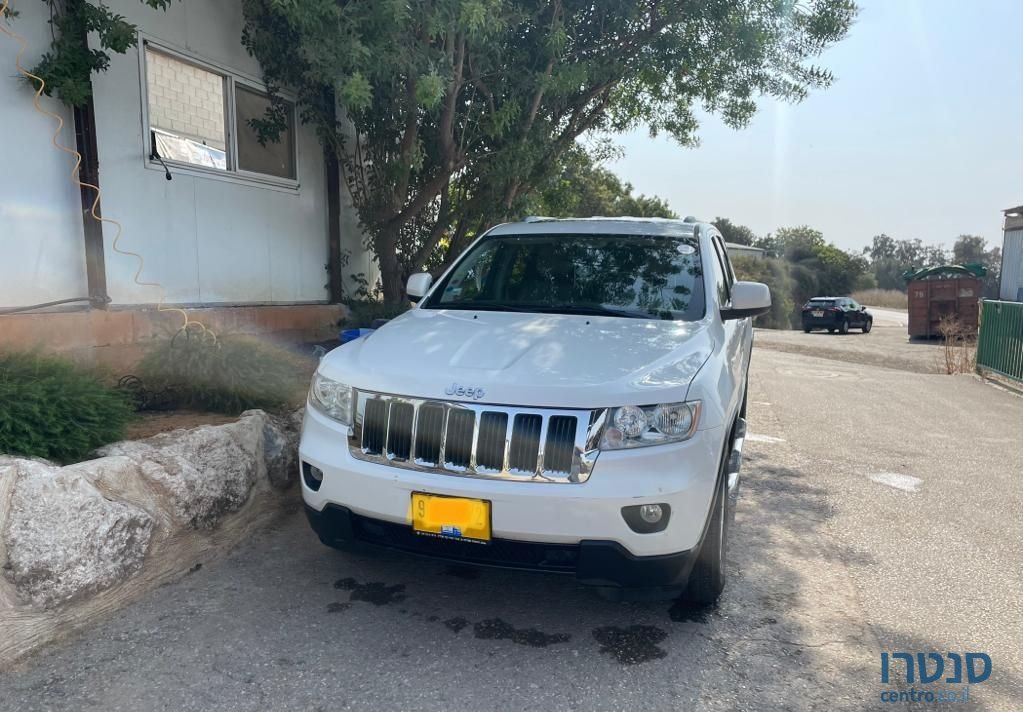 2011' Jeep Grand Cherokee ג'יפ גרנד צ'ירוקי photo #2